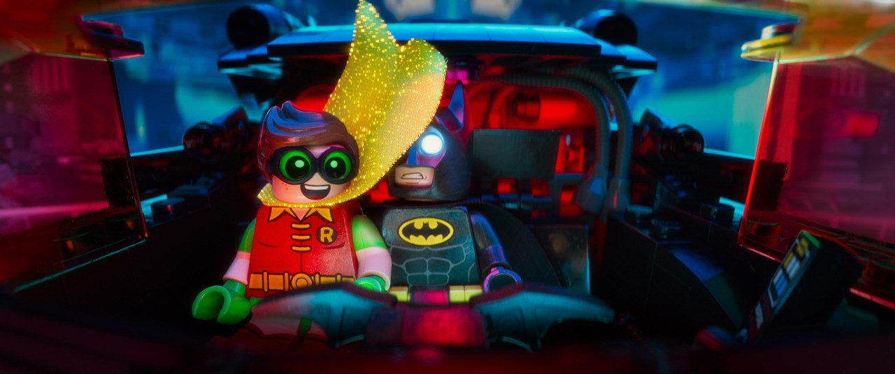 TIL only the german dubbed version of LEGO Batman features almost all  original voices from the nolanverse. Details in comments : r/batman